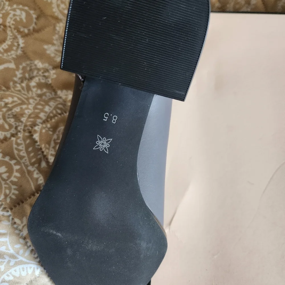 New BCBG boots From Saks - Picture 2 of 2